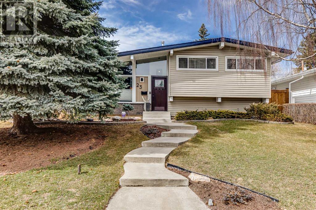 Single Family House 4 Level for Sale in  Braden Crescent NW Brentwood Calgary 