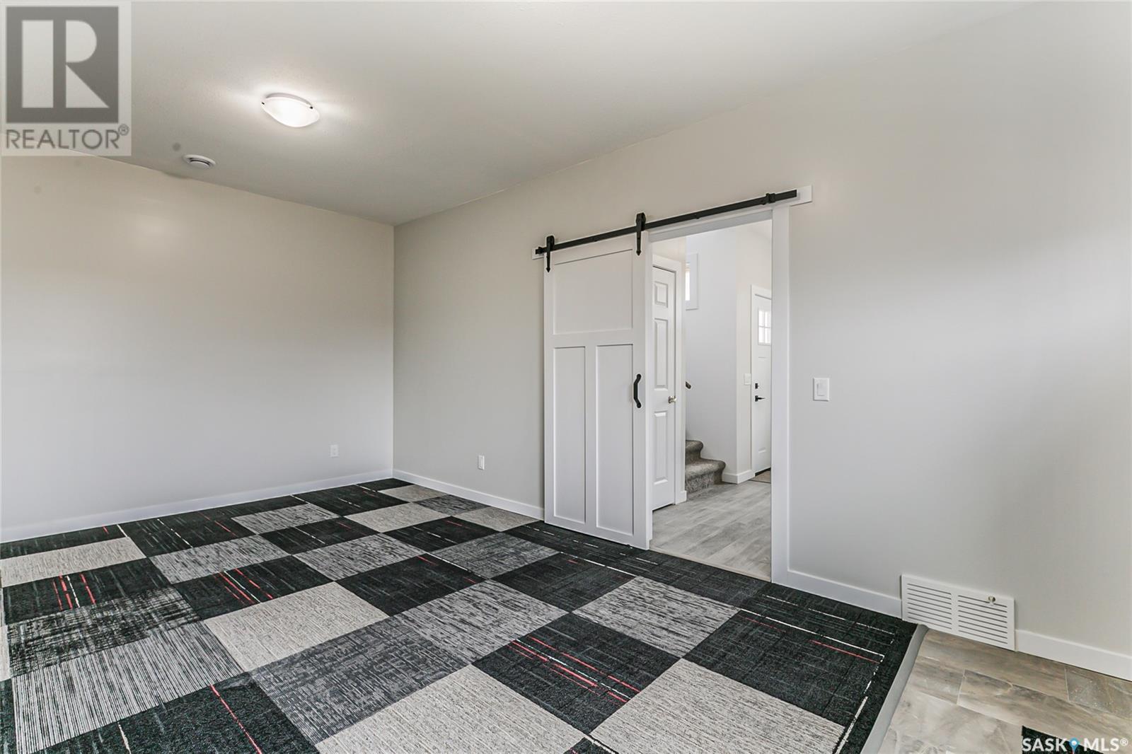 Photo 11 of 415 Hillcrest Avenue, Saskatchewan Beach SK