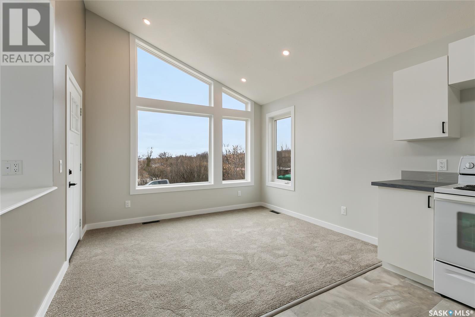 Photo 4 of 415 Hillcrest Avenue, Saskatchewan Beach SK