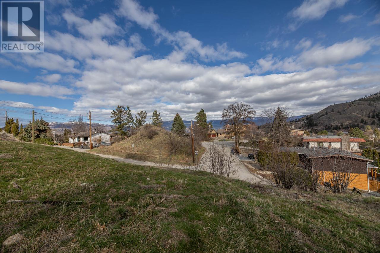 12402 BLAGBORNE Avenue, Summerland