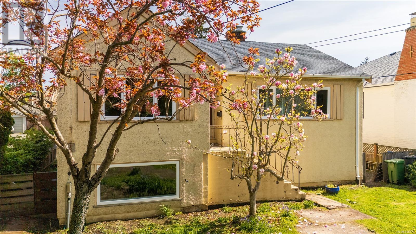 2507 Foul Bay Rd, Oak Bay