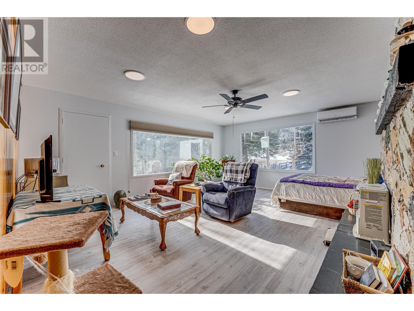 2860 Highway 97 North, Falkland