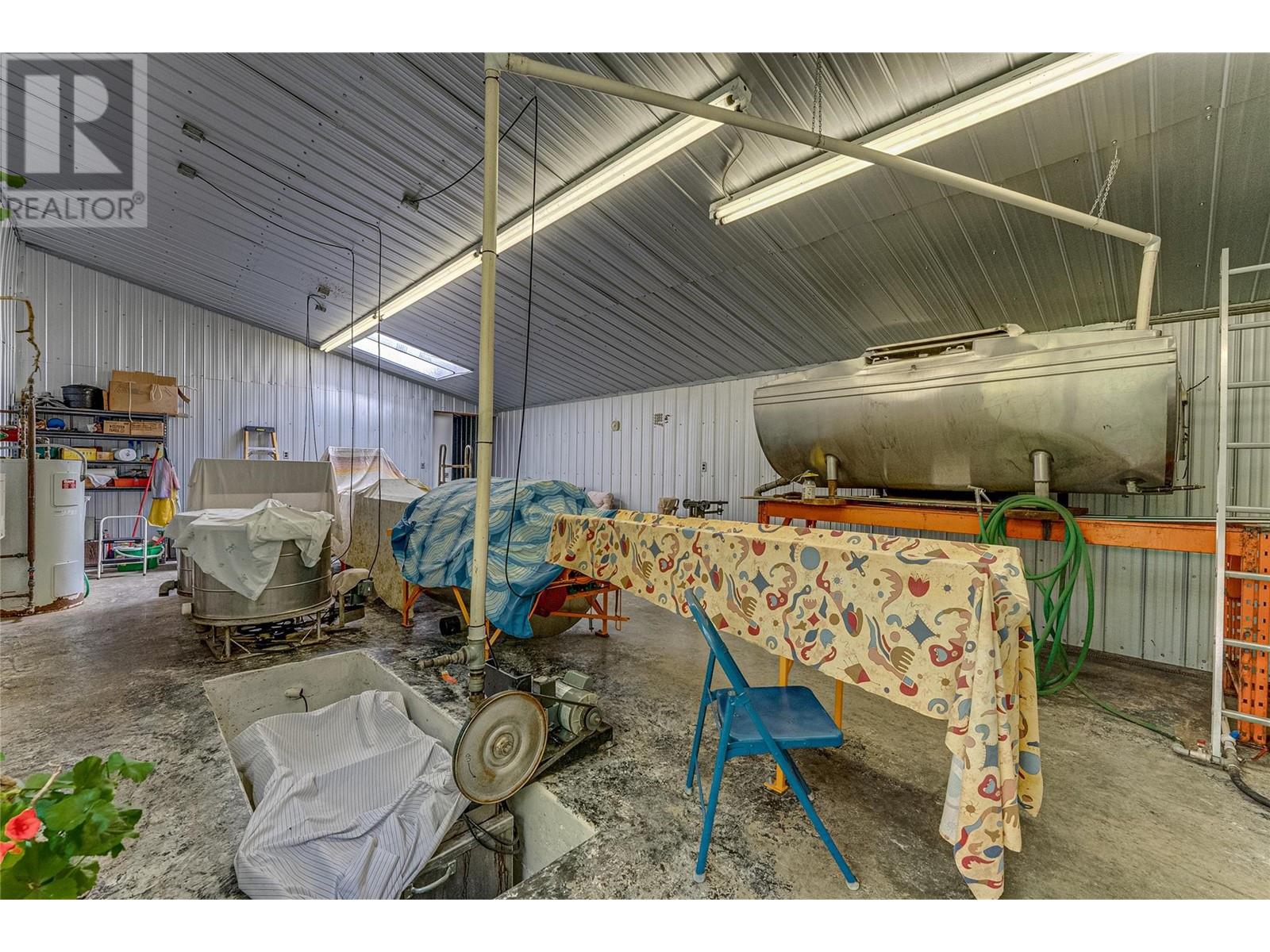 2860 Highway 97 North, Falkland