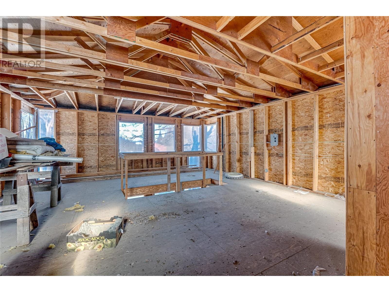 2860 Highway 97 North, Falkland