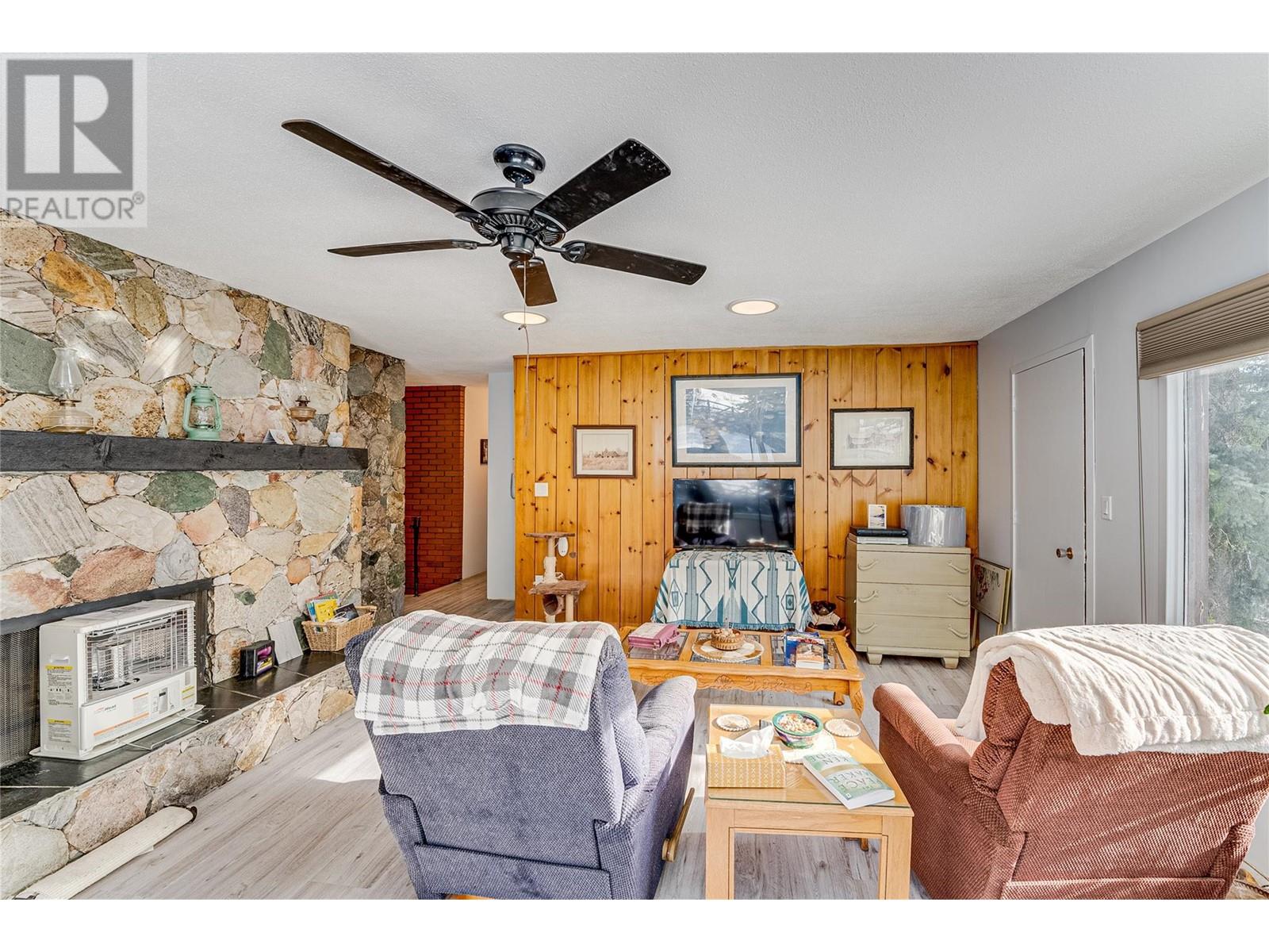 2860 Highway 97 North, Falkland