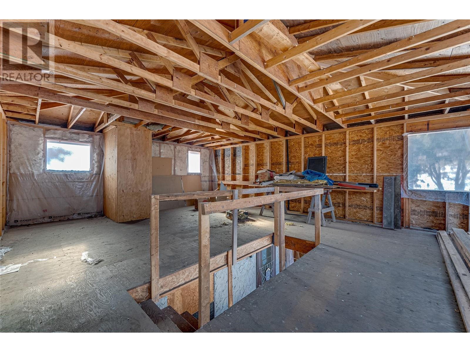 2860 Highway 97 North, Falkland