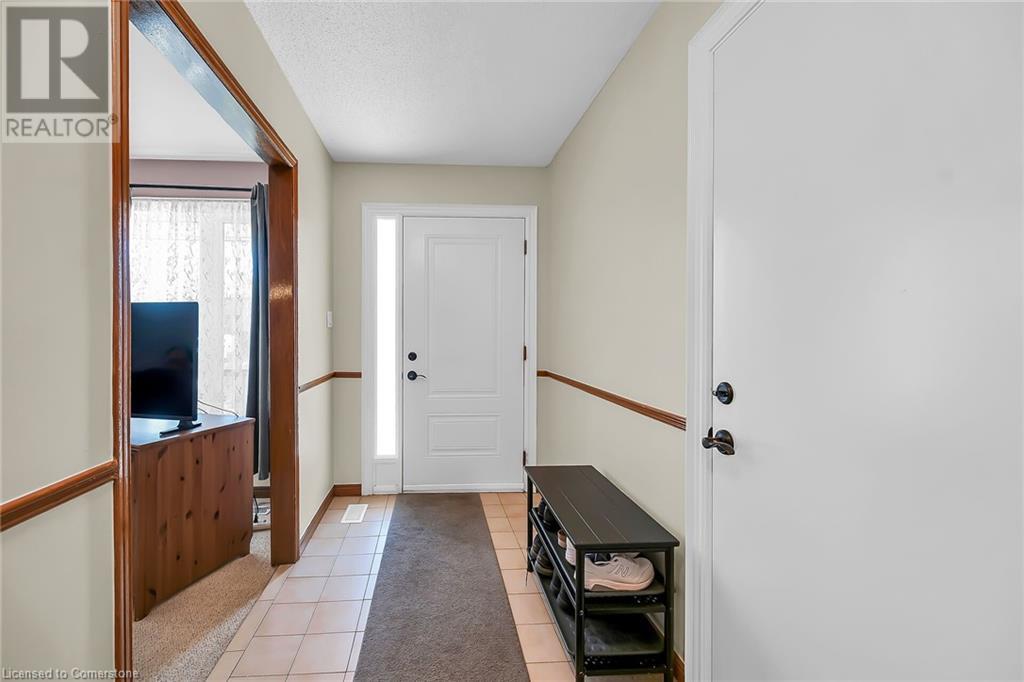 Photo 31 of 43 Everest Street, Hamilton ON