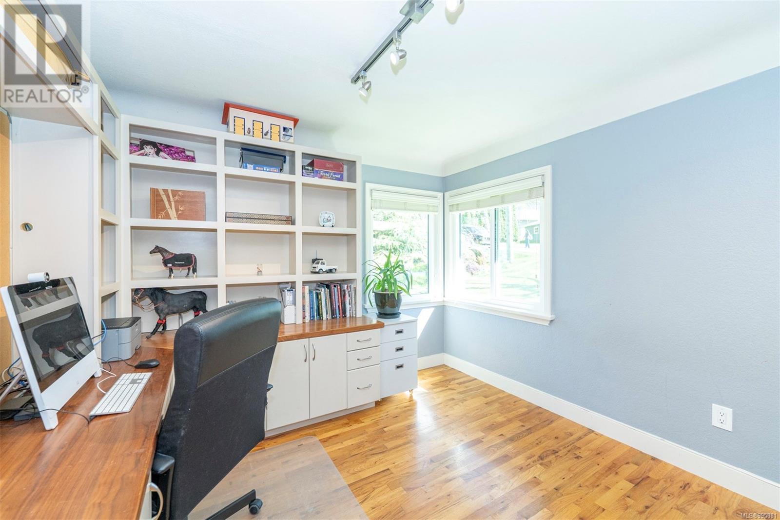  1584 Athlone Drive, Saanich
