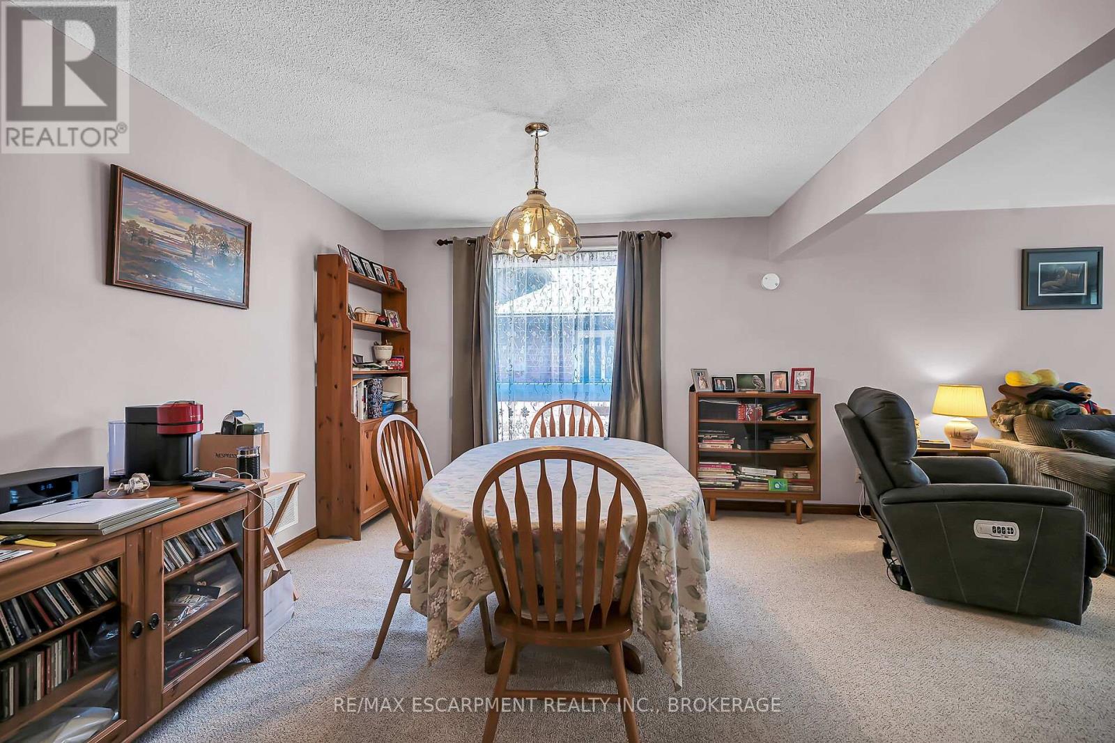 Photo 9 of 43 Everest Street, Hamilton ON