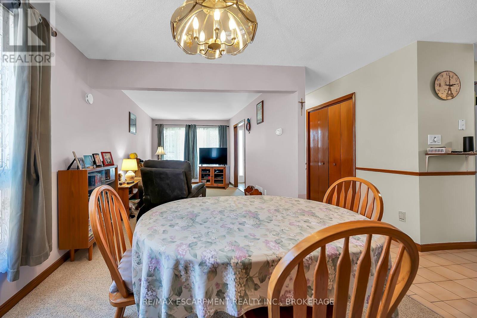 Photo 5 of 43 Everest Street, Hamilton ON