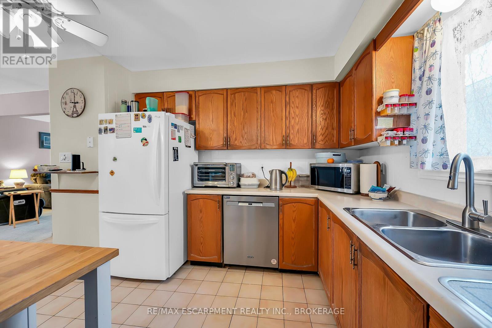 Photo 13 of 43 Everest Street, Hamilton ON