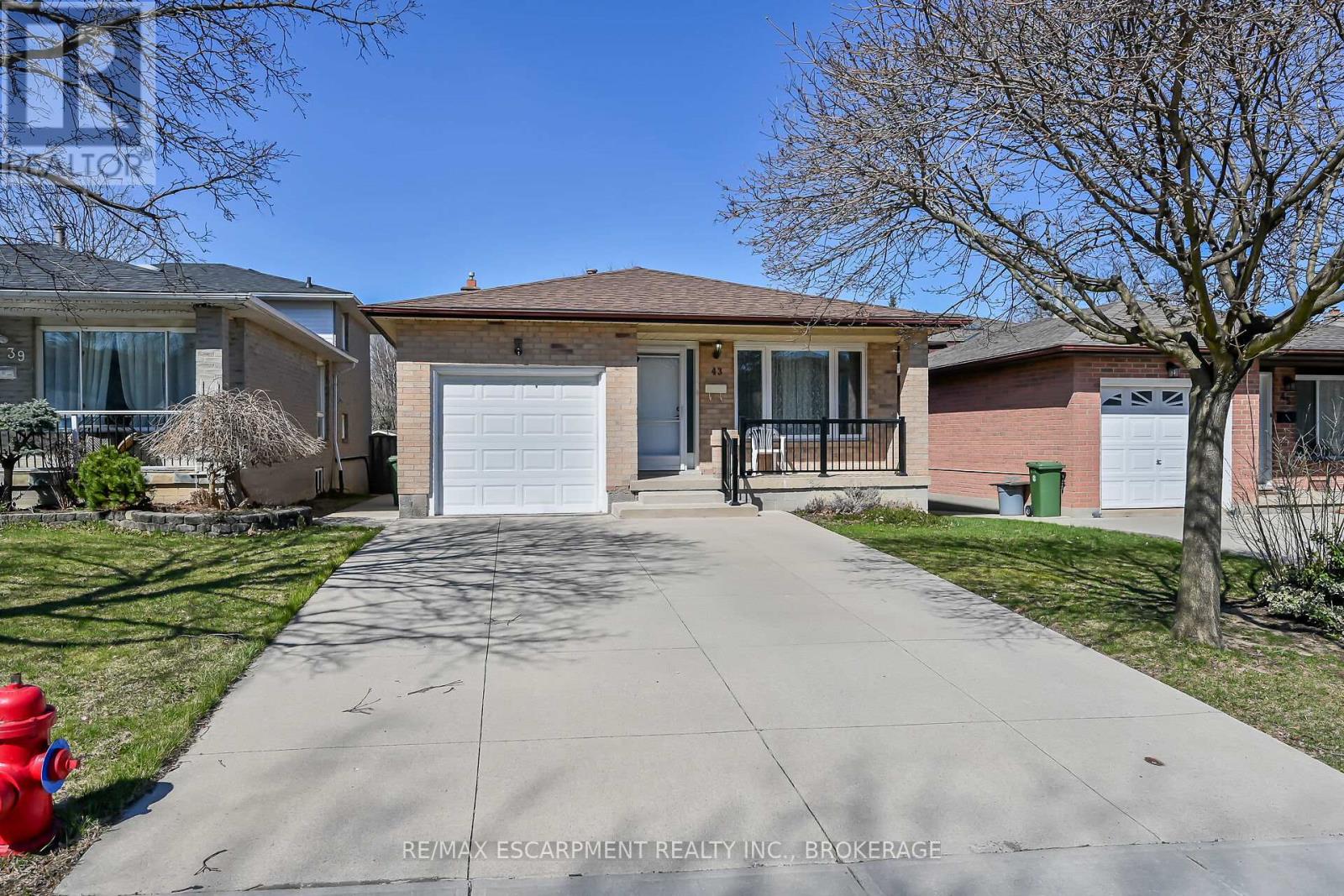 Photo 7 of 43 Everest Street, Hamilton ON
