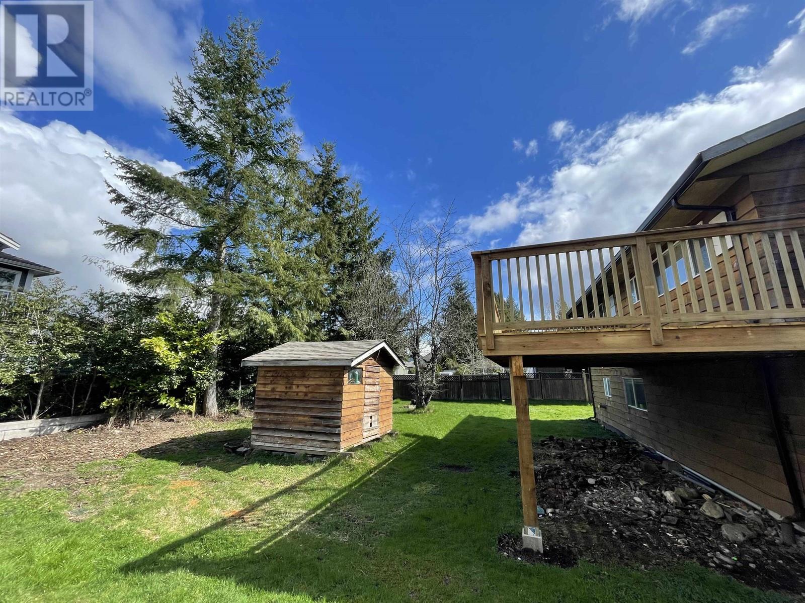 866 POPLAR LANE, Gibsons