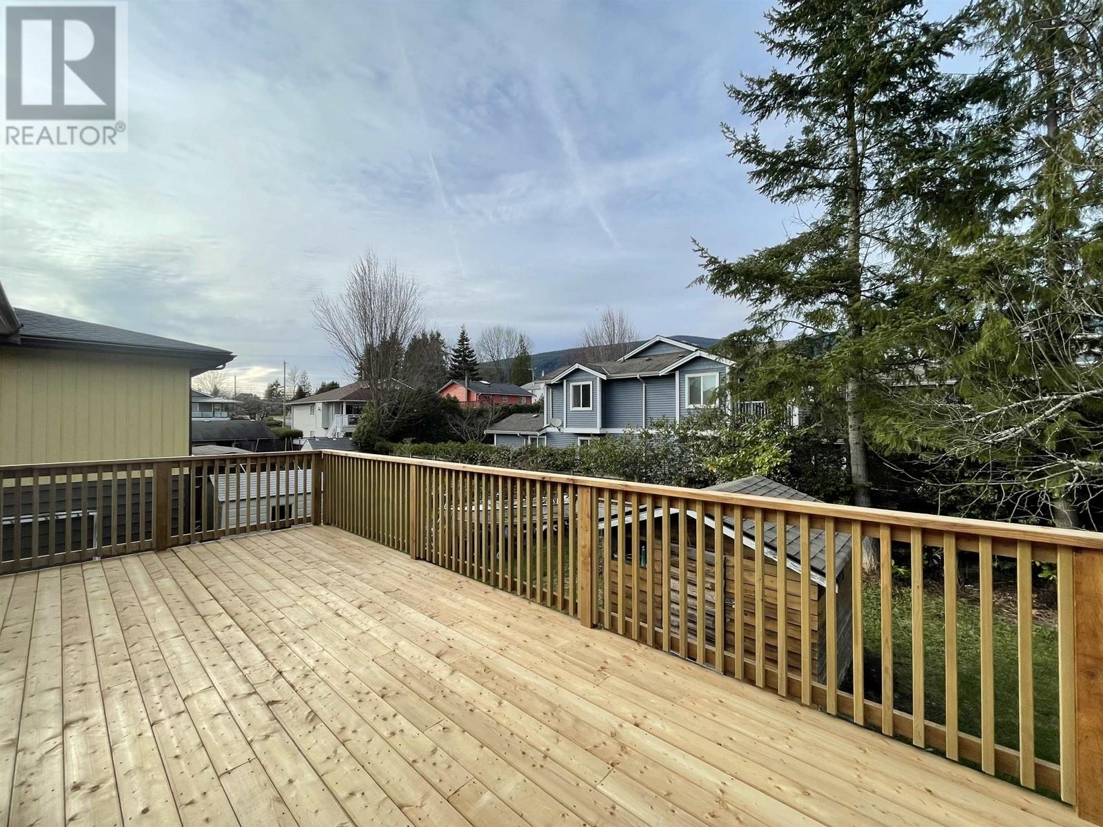 866 POPLAR LANE, Gibsons