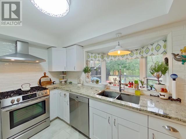 8013 CENTENNIAL DRIVE, Powell River