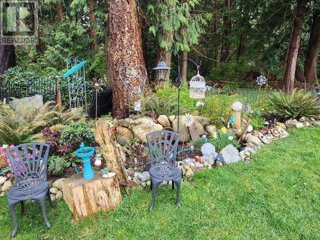 8013 CENTENNIAL DRIVE, Powell River