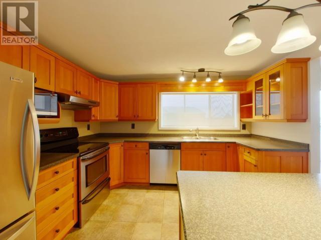 4516 MARINE AVE, Powell River