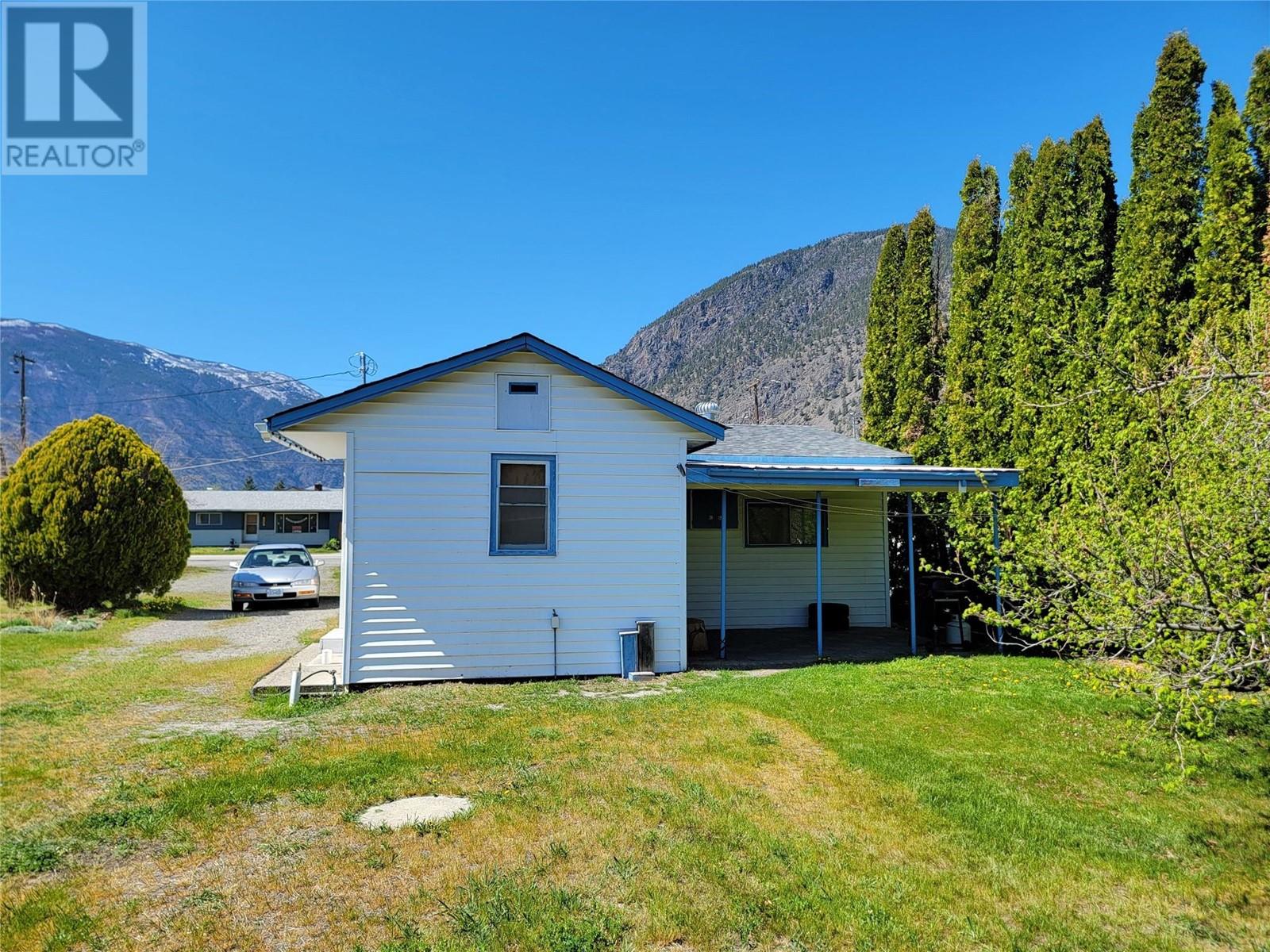 301 9th Street, Keremeos
