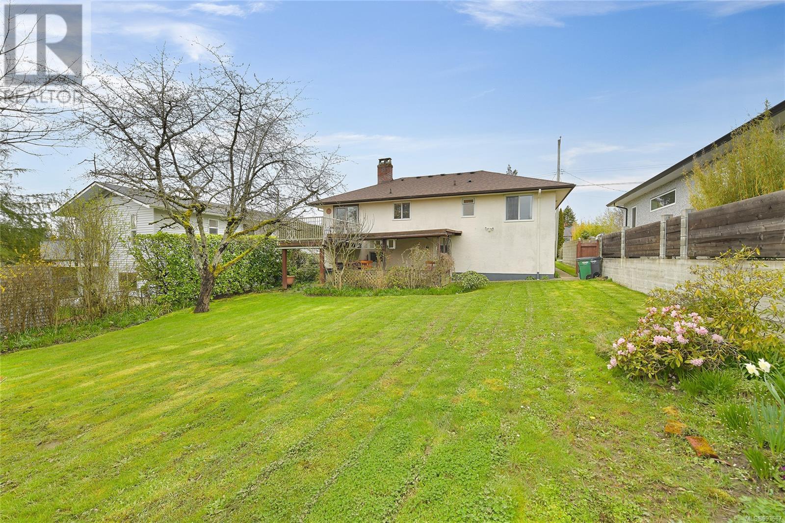  2819 ADELAIDE Avenue, Saanich