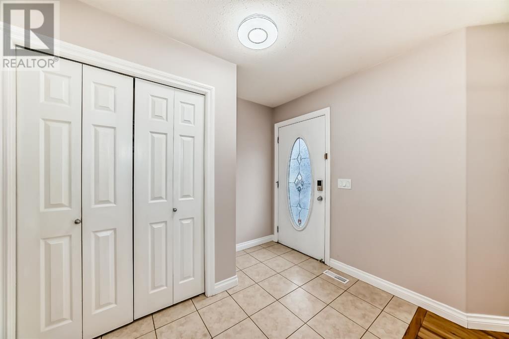 Single Family House for Sale in  Taracove Way NE Taradale Calgary 
