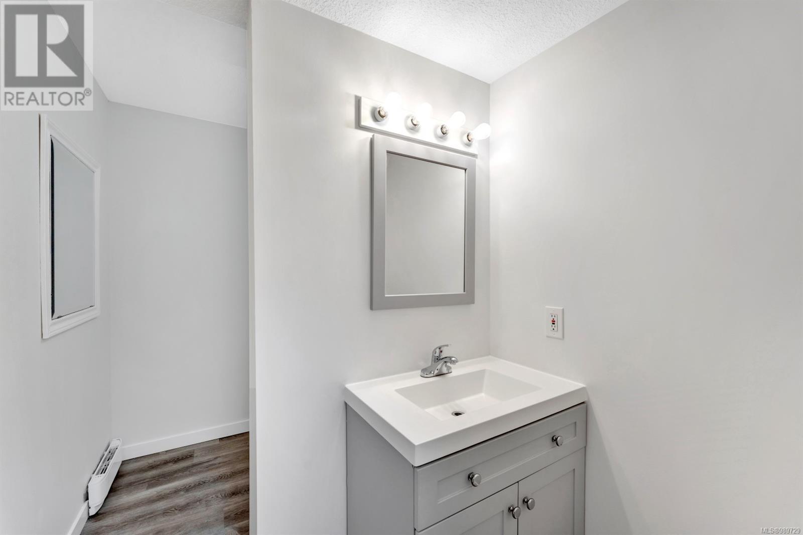 711 Starling Pl, Nanaimo real estate listing 989729