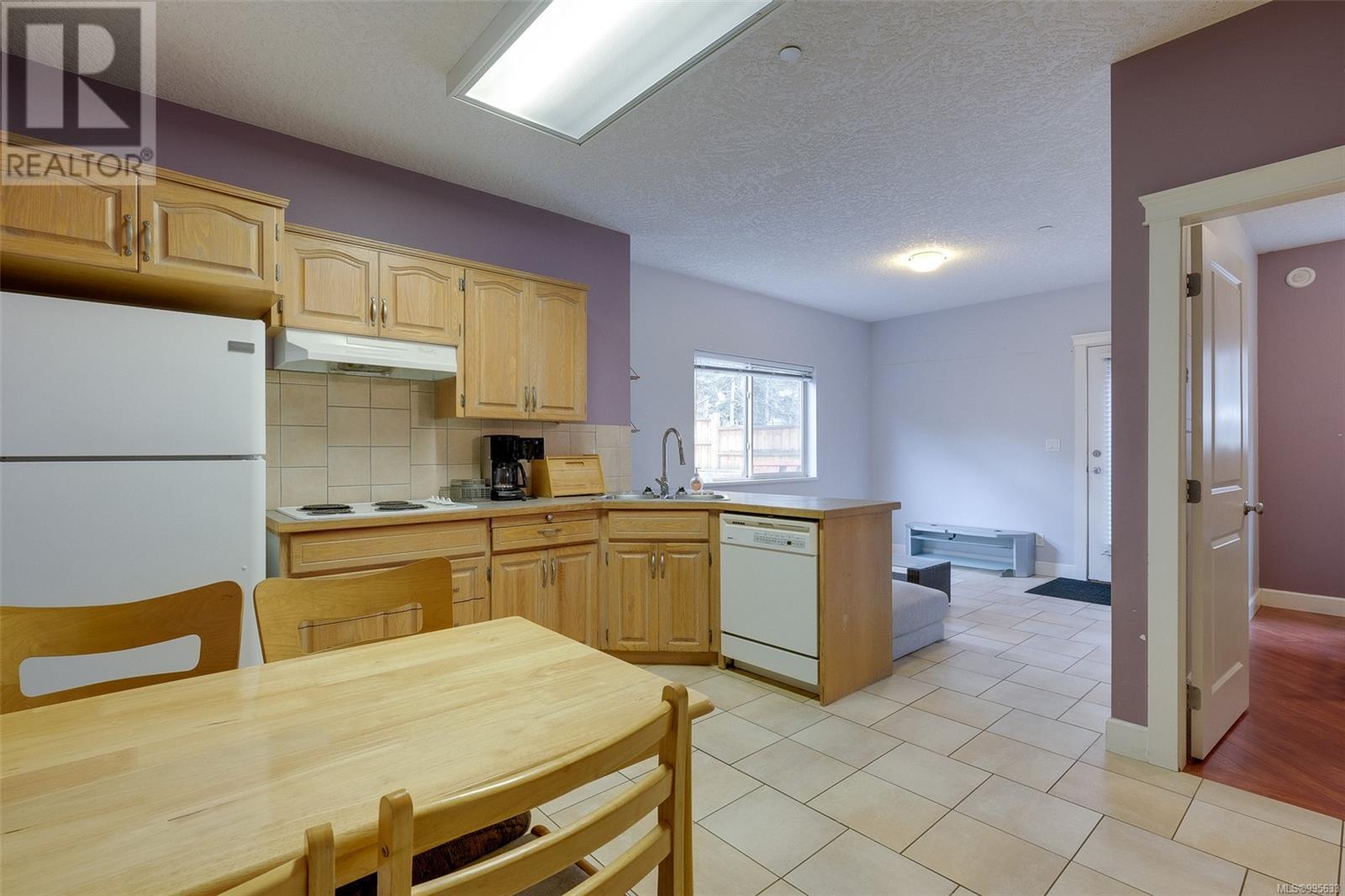  2751 Massie Close, Langford