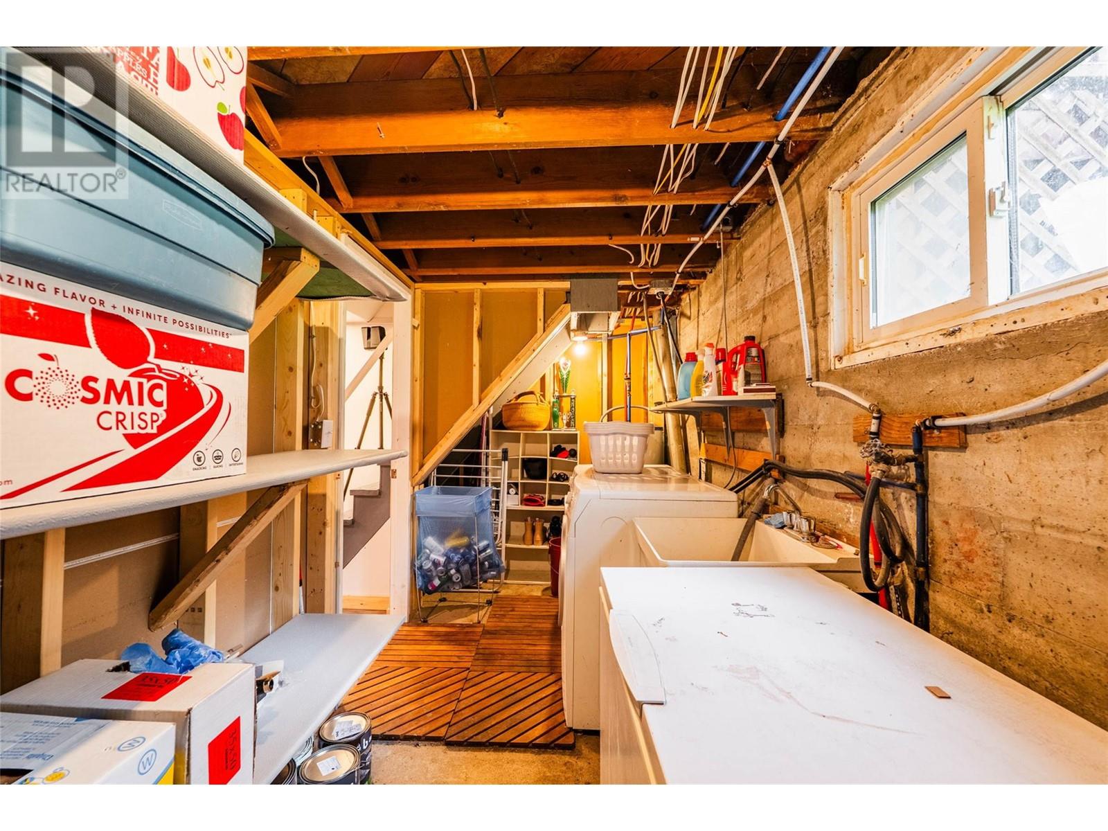 3250 SOUTH SLOCAN VILLAGE Road, South Slocan