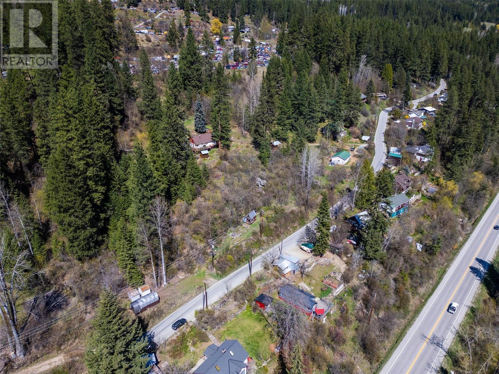 3250 SOUTH SLOCAN VILLAGE Road, South Slocan