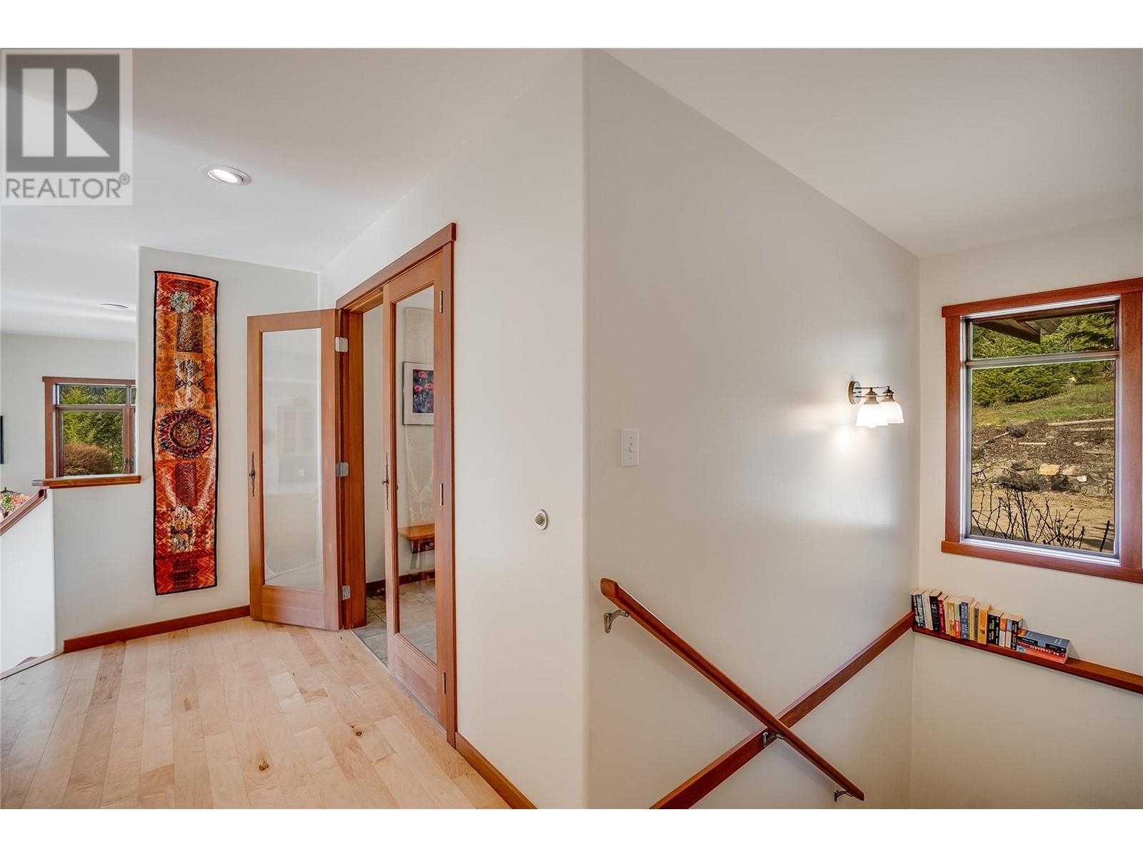 3092 Poohachoff Road, Slocan Park