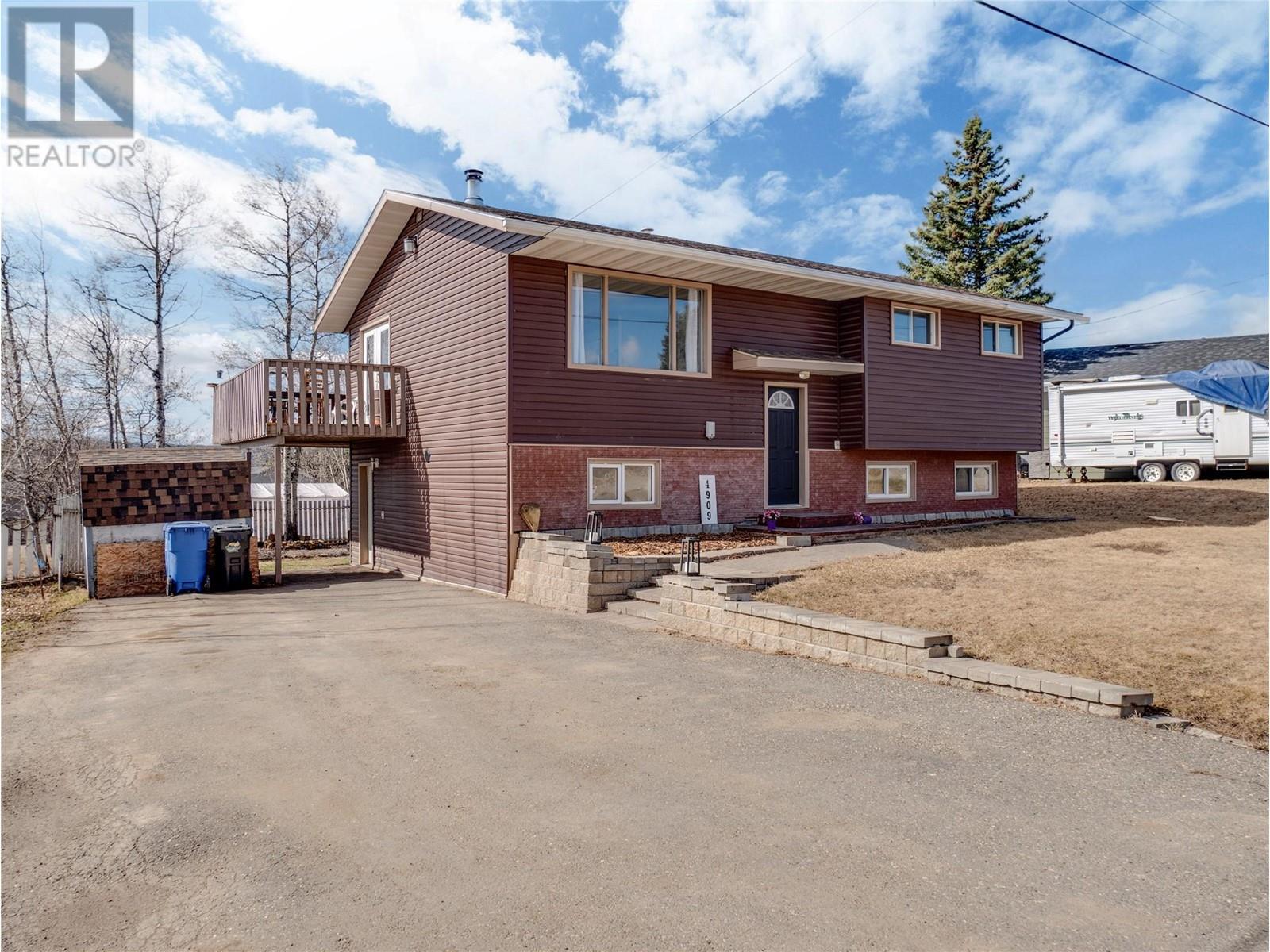 4909 55 Avenue, Pouce Coupe