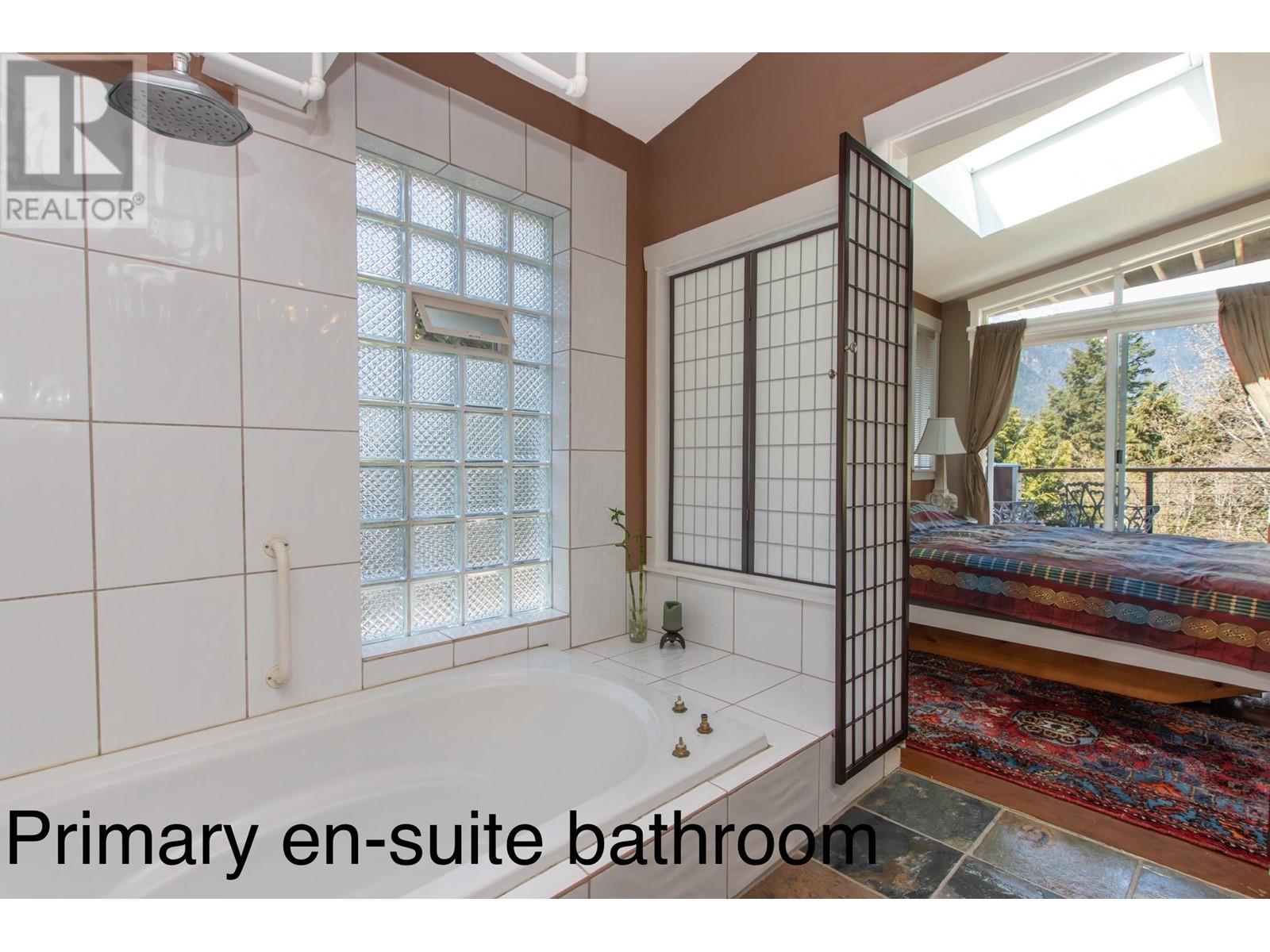 40549 AYR DRIVE, Squamish real estate listing R2992044