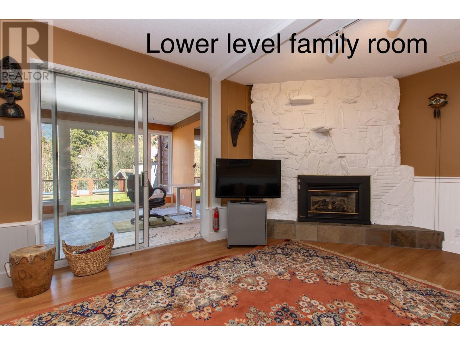 40549 AYR DRIVE, Squamish real estate listing R2992044