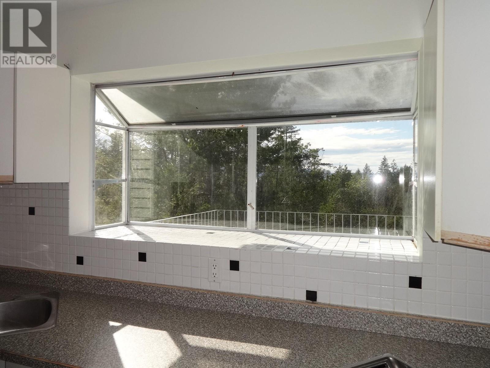 11682 SUNSHINE COAST HIGHWAY, Halfmoon Bay