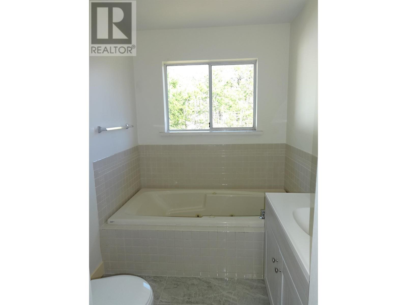 11682 SUNSHINE COAST HIGHWAY, Halfmoon Bay