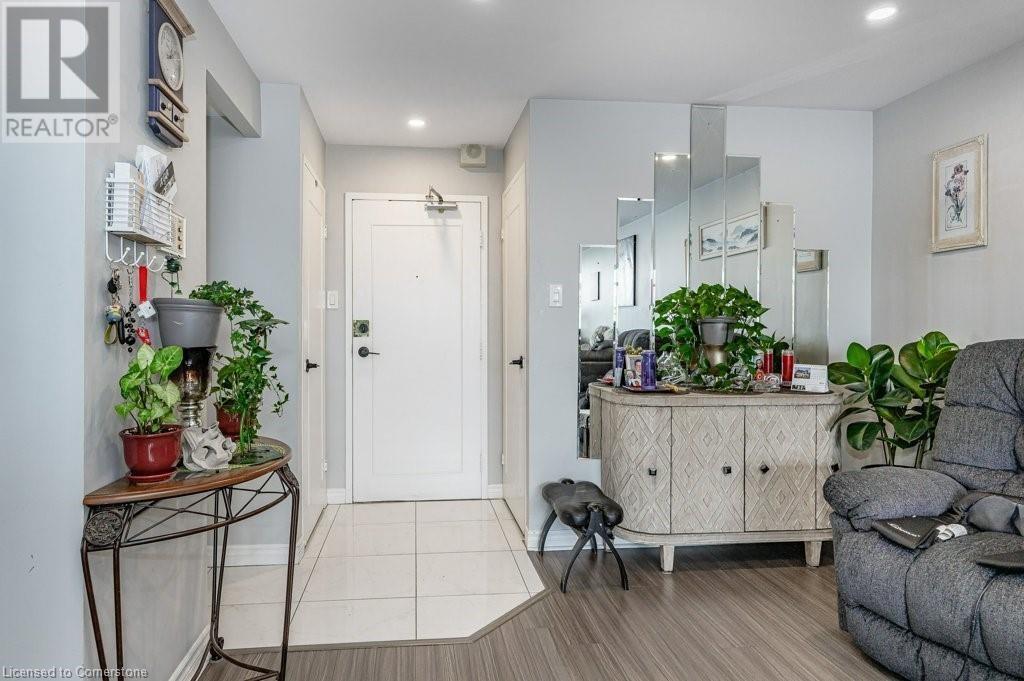 Photo 5 of 3100 Kirwin Avenue Unit 2102, Mississauga ON