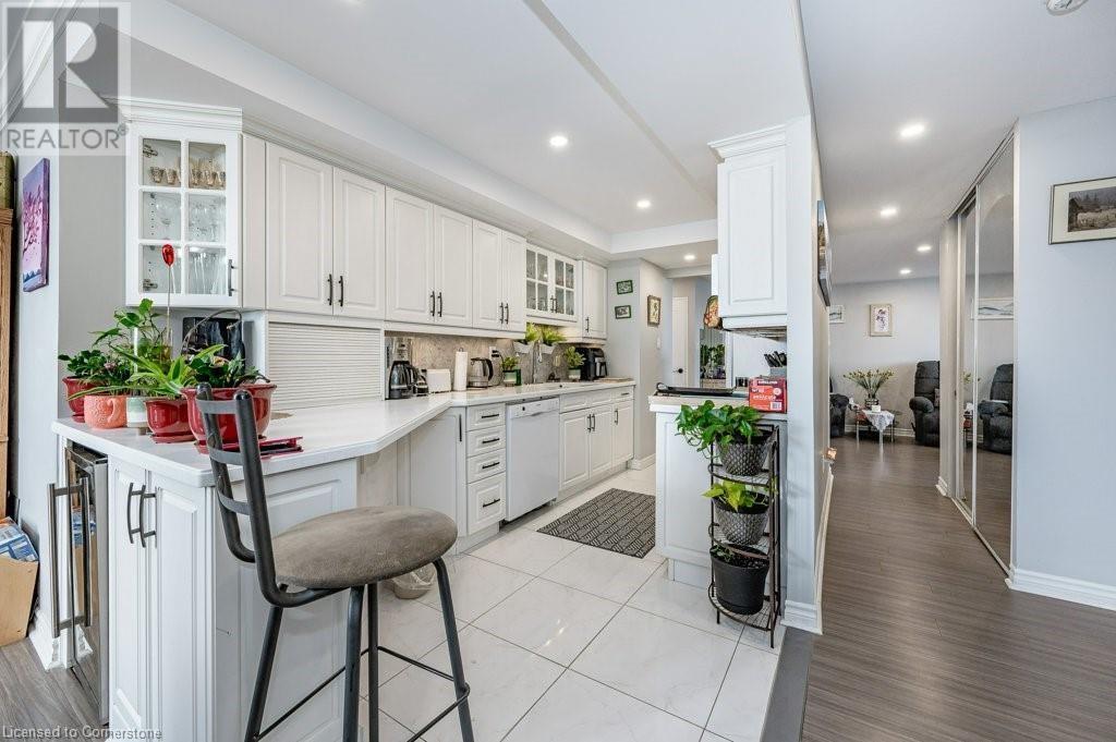 Photo 15 of 3100 Kirwin Avenue Unit 2102, Mississauga ON
