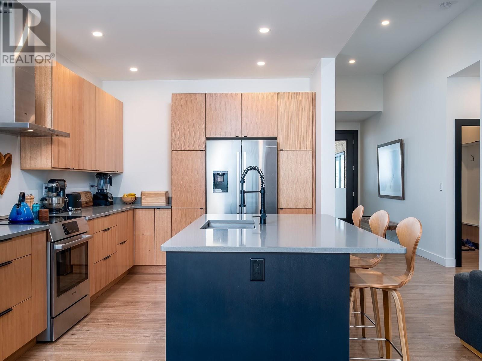 1126 CALDERA Road, Rossland