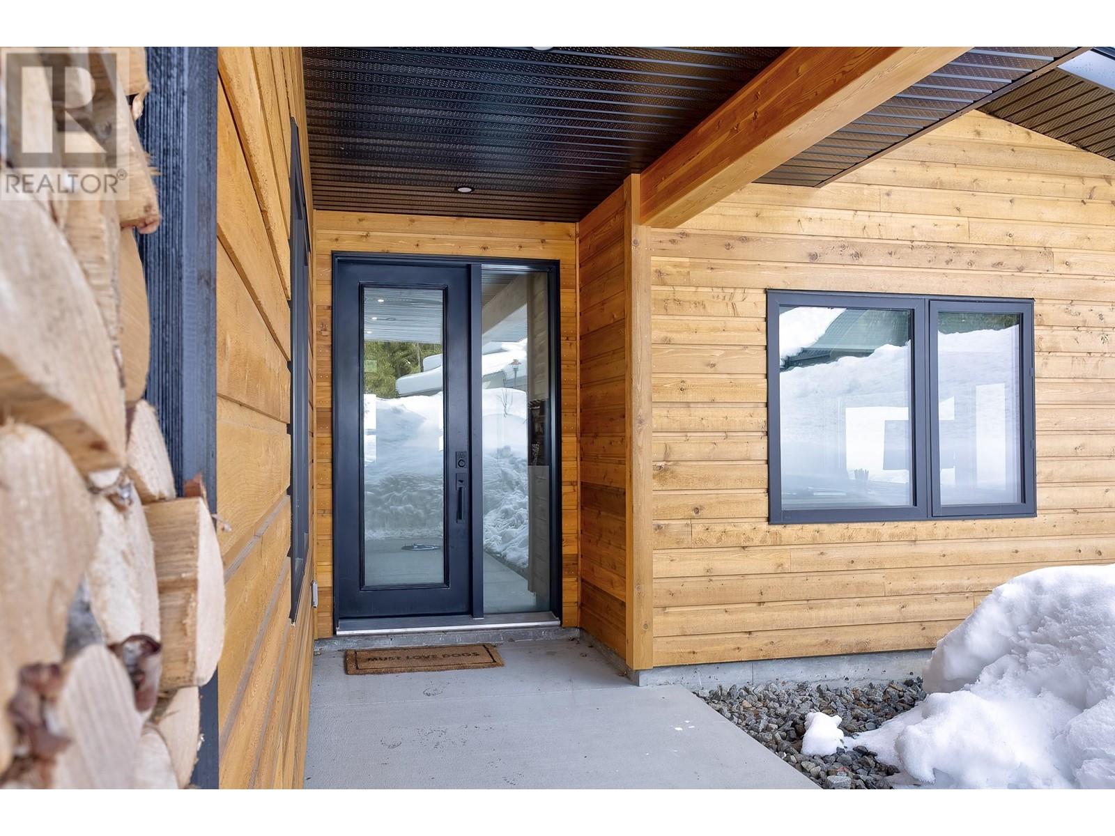 1126 CALDERA Road, Rossland