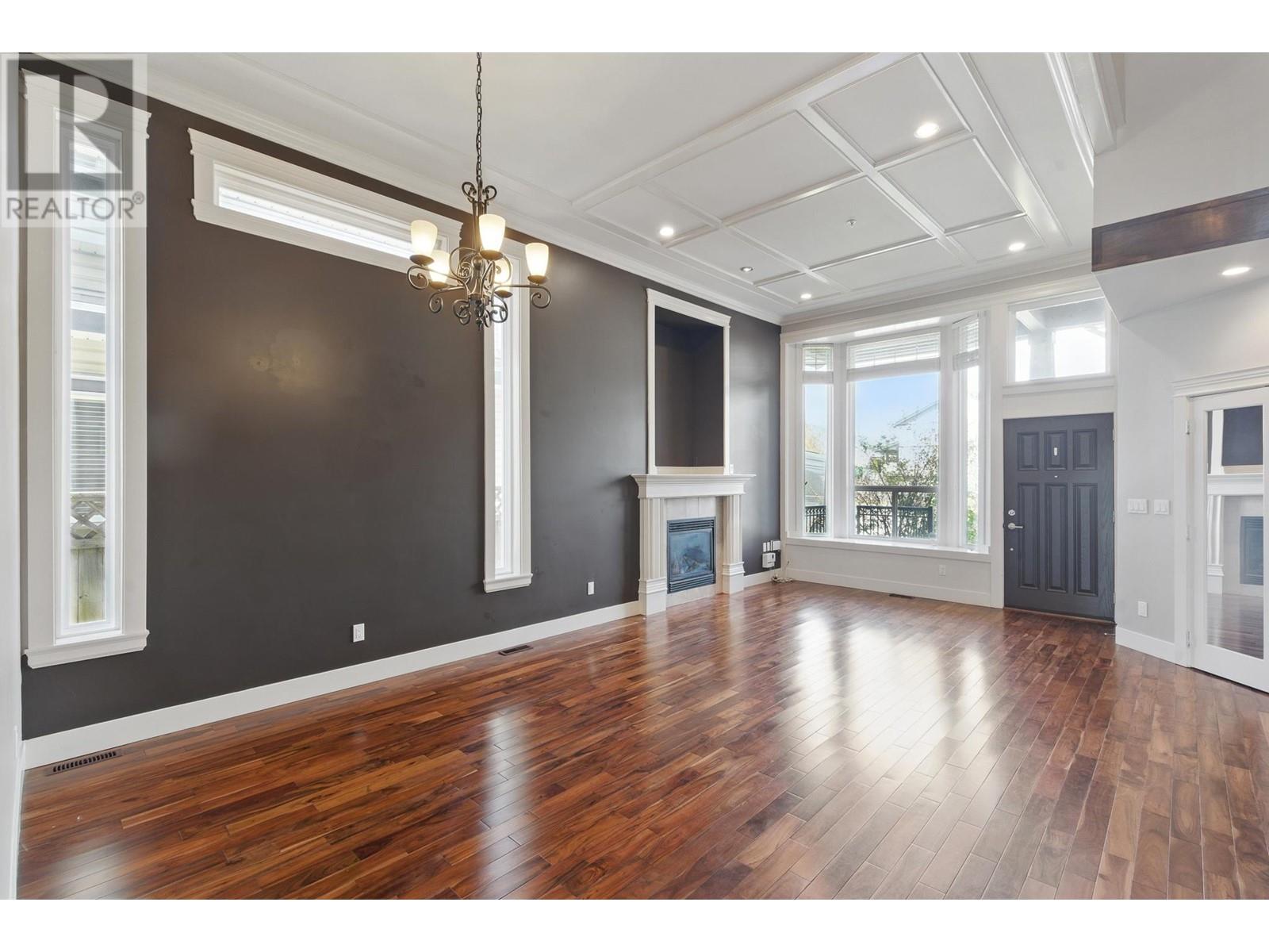 1250 YANGTZE PLACE, Port Coquitlam