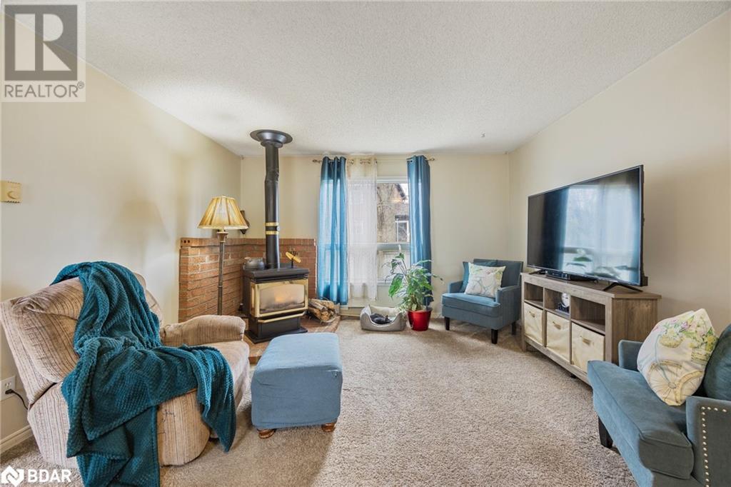 Photo 10 of 771 Roberts Road, Innisfil ON