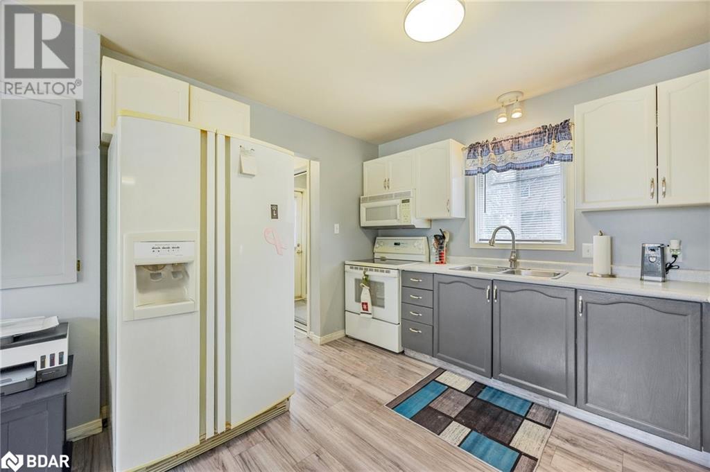 Photo 18 of 771 Roberts Road, Innisfil ON