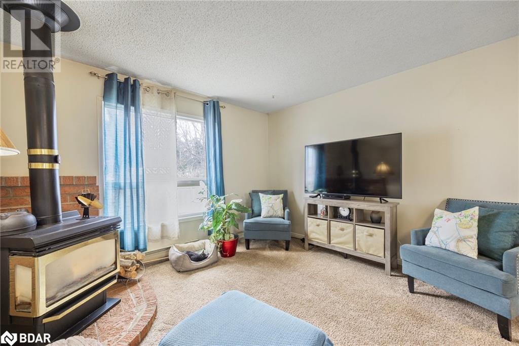 Photo 11 of 771 Roberts Road, Innisfil ON