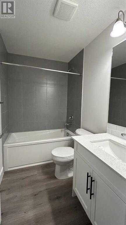 Single Family House for Sale in  Cityline Mount NE Cityscape Calgary 