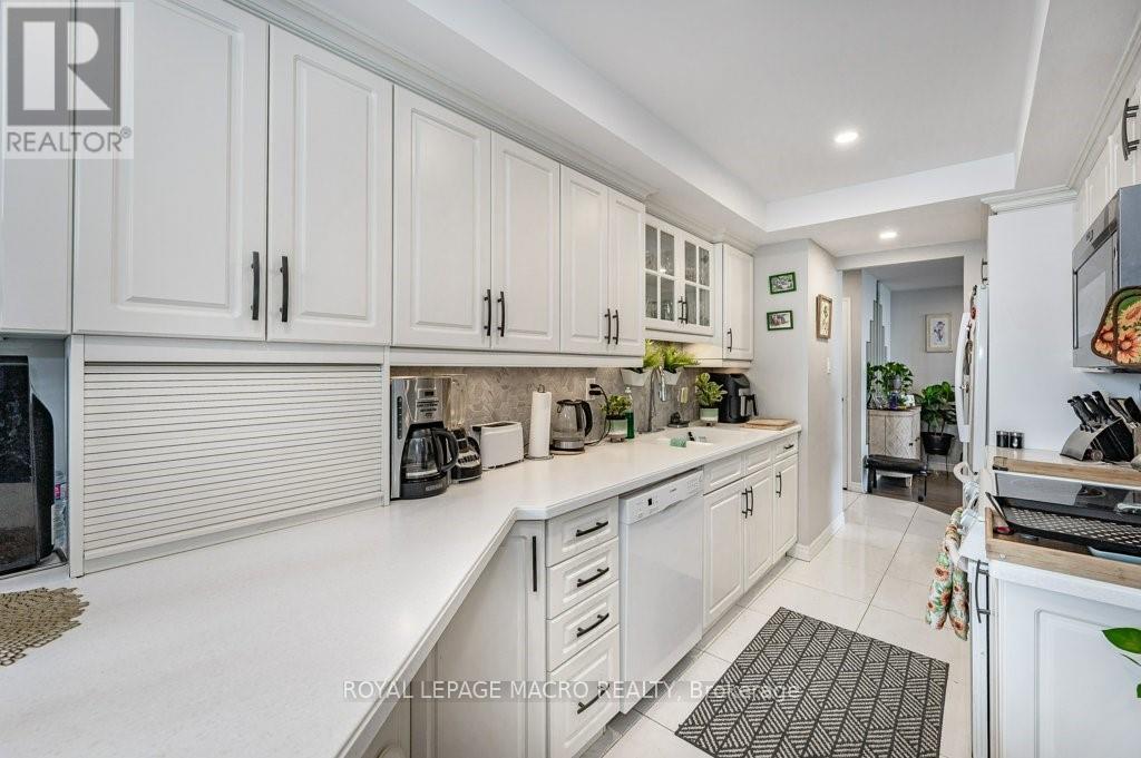 Photo 17 of 2102 3100 Kirwin Avenue, Mississauga ON