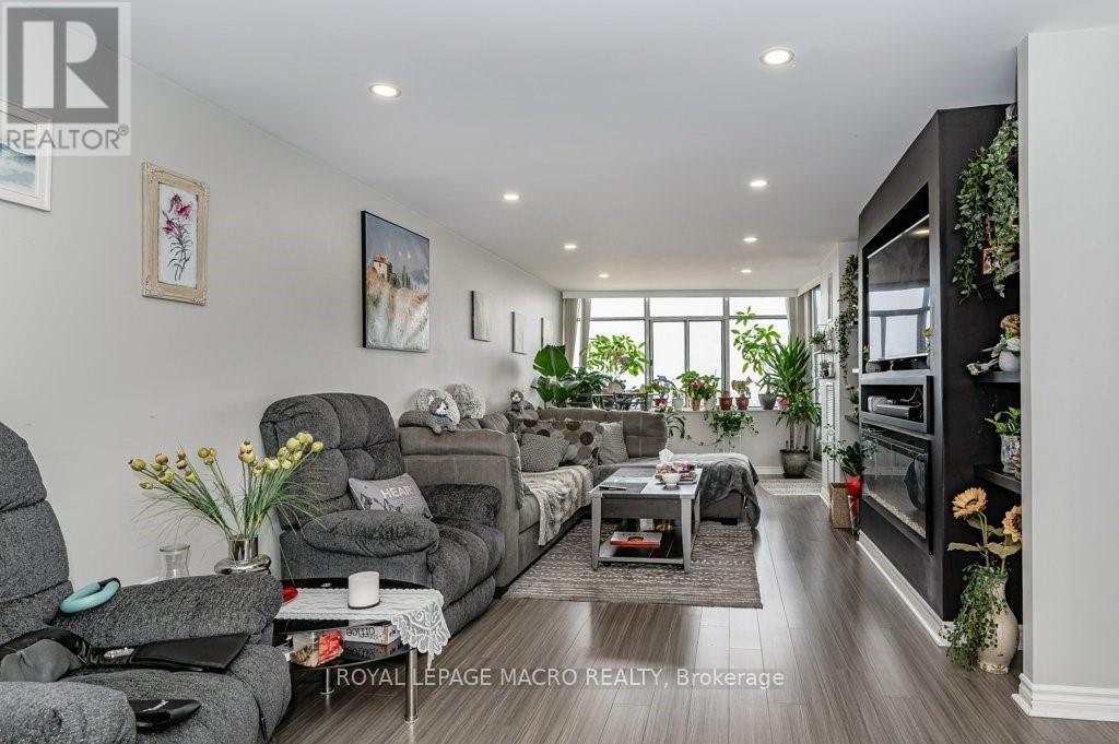 Photo 6 of 2102 3100 Kirwin Avenue, Mississauga ON