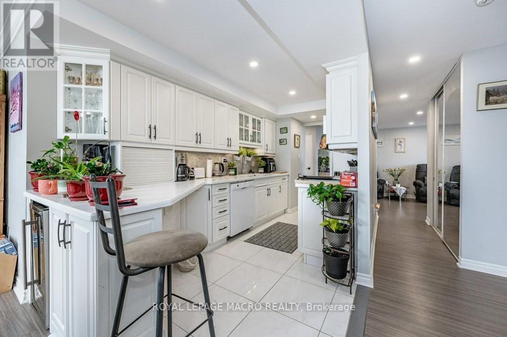 Photo 15 of 2102 3100 Kirwin Avenue, Mississauga ON