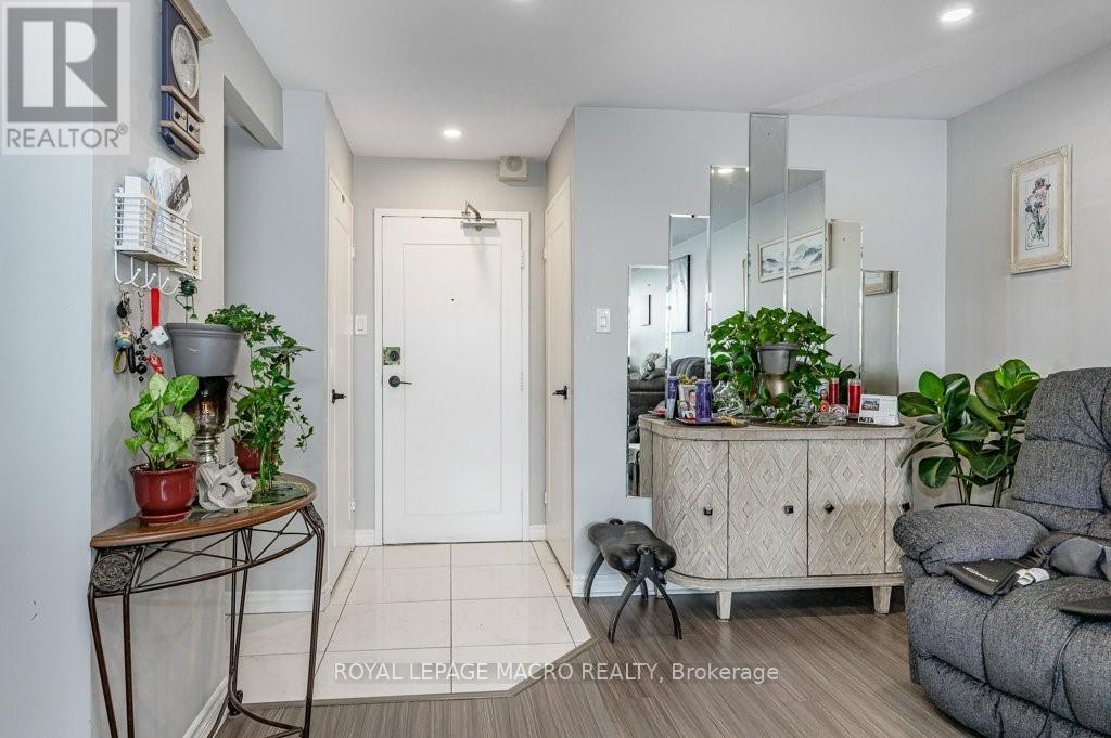 Photo 5 of 2102 3100 Kirwin Avenue, Mississauga ON