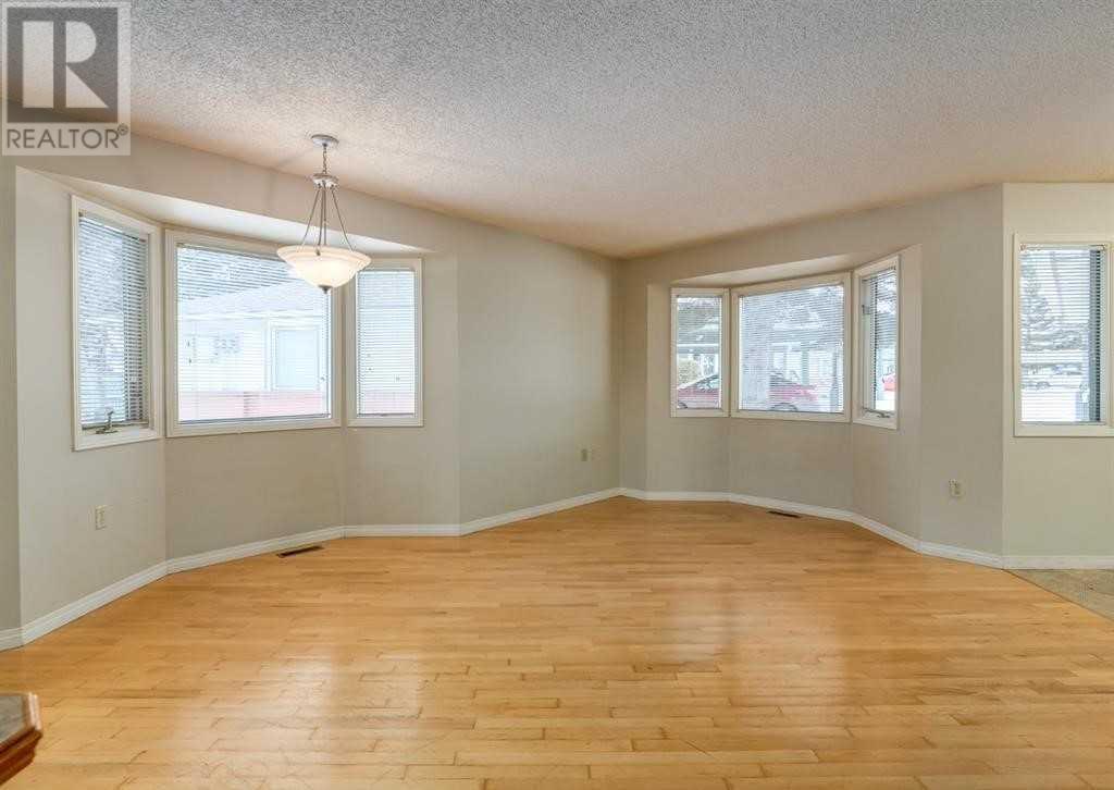 Single Family House Bungalow for Sale in  Dovely Park SE Dover Calgary 