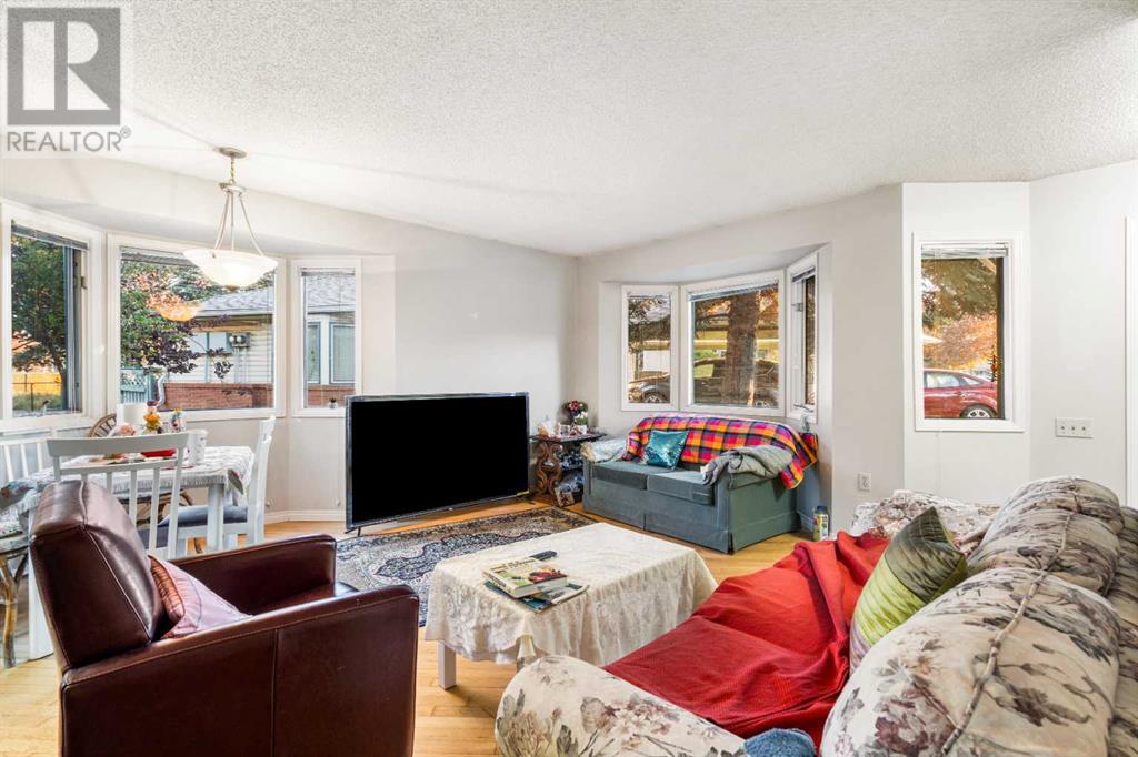 Single Family House Bungalow for Sale in  Dovely Park SE Dover Calgary 