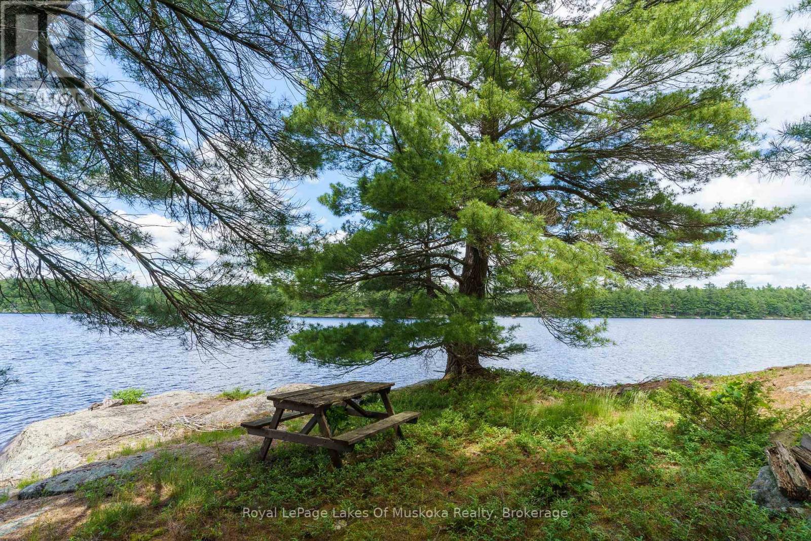 Photo 3 of 15 Kl 2 Kahshe, Gravenhurst ON